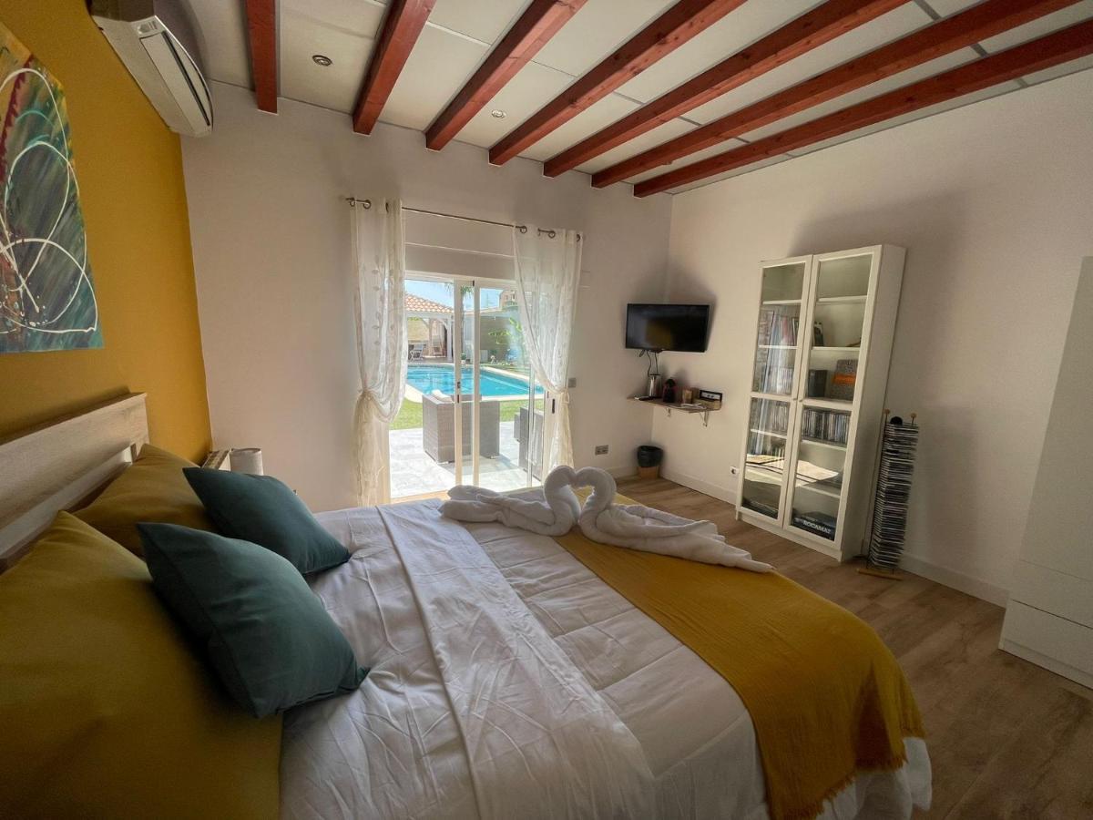 Habitación cama de matrimonio con baño privado San Vicente Raspeig Exterior foto